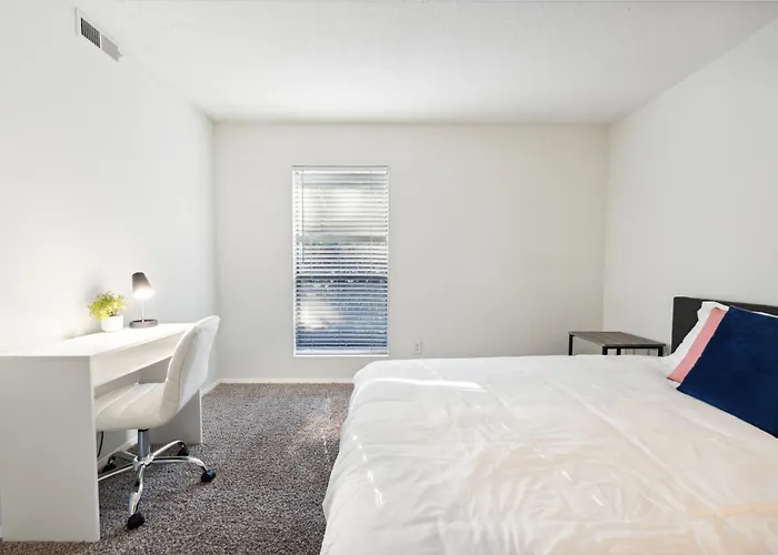 Northcliffe 404 I Fully Furnished 1 Bedroom 1bth *
