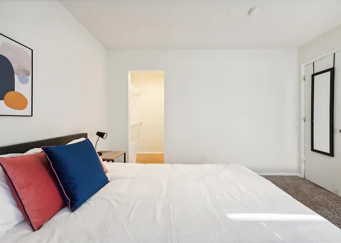 Northcliffe 404 I Fully Furnished 1 Bedroom 1bth Apartment