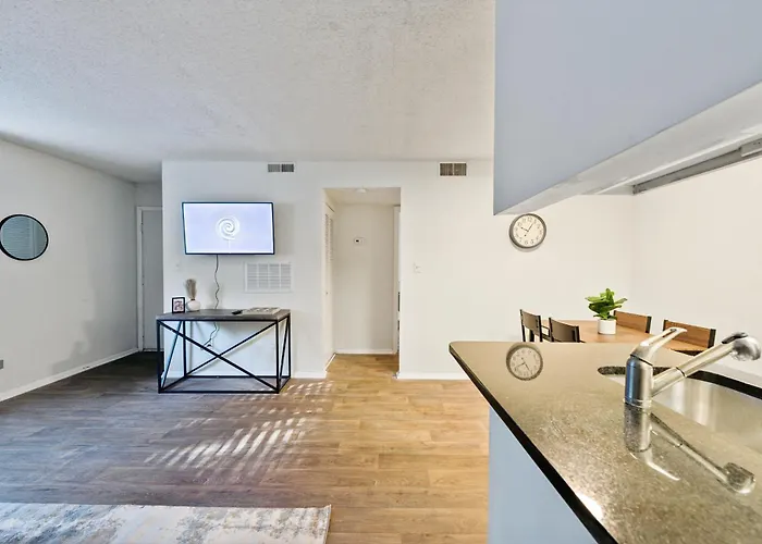 Northcliffe 404 I Fully Furnished 1 Bedroom 1bth *